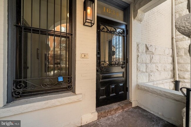 Photo - 1634 S St NW Unidad 5