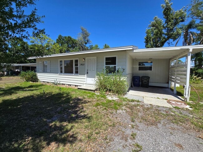 Building Photo - Charming 3 Bed / 2 Bath Annual Rental in S...