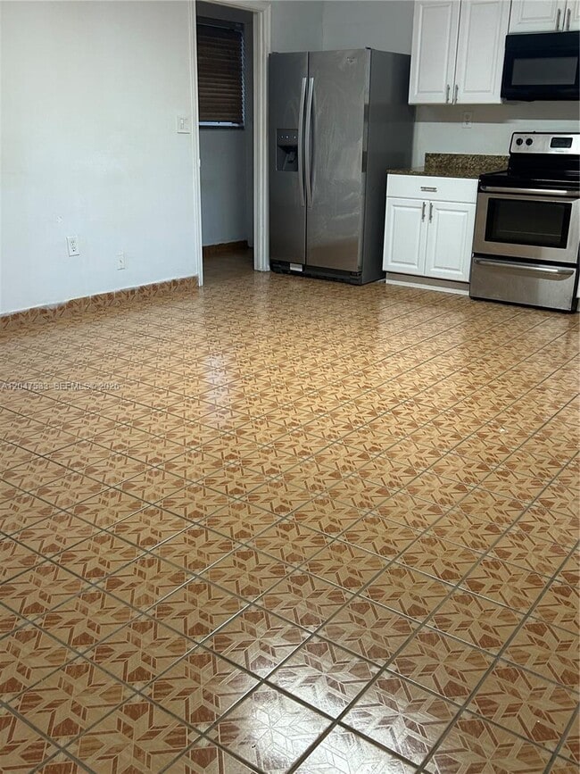 Building Photo - 257 W 45th St Unit 2