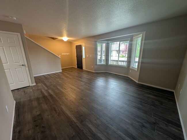Photo - 7302 Hayworth Ave NE