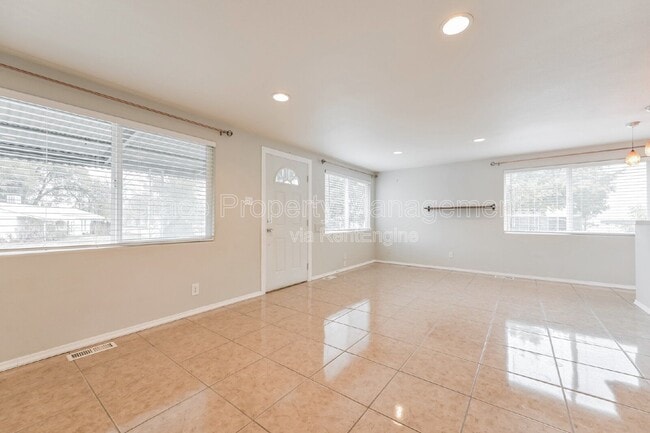 Photo - 1500 W 50th Ave