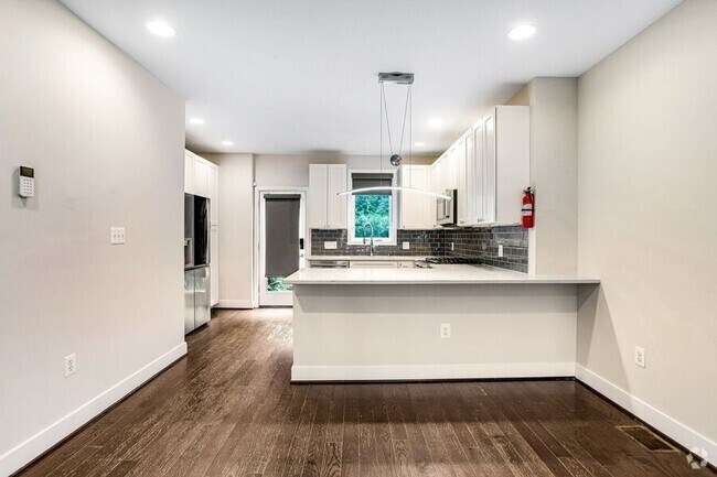 Building Photo - 620 Farragut St NW Rental