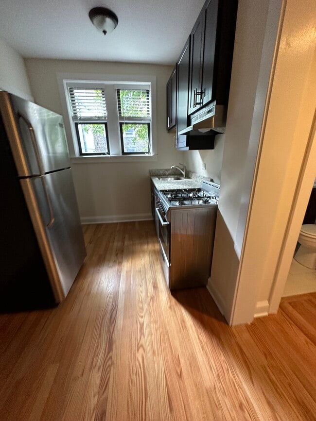 Photo - 4036 N Ashland Ave Apartamentos Unidad STD