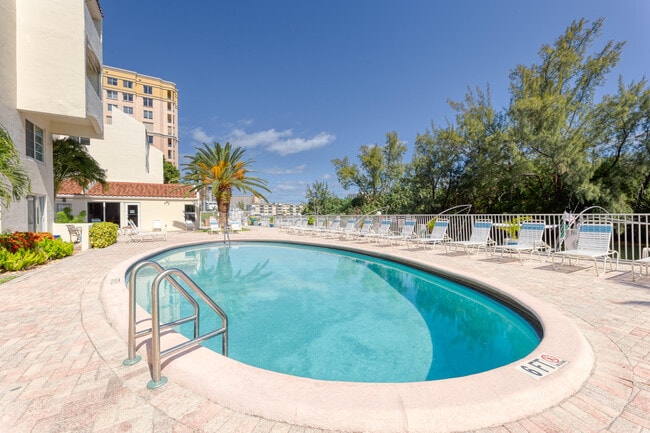 Photo - 2850 NE 14th Street Causeway Unit 308b