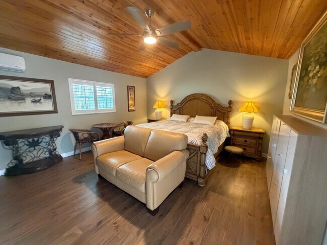 190 Sand Pine Rd Unit B