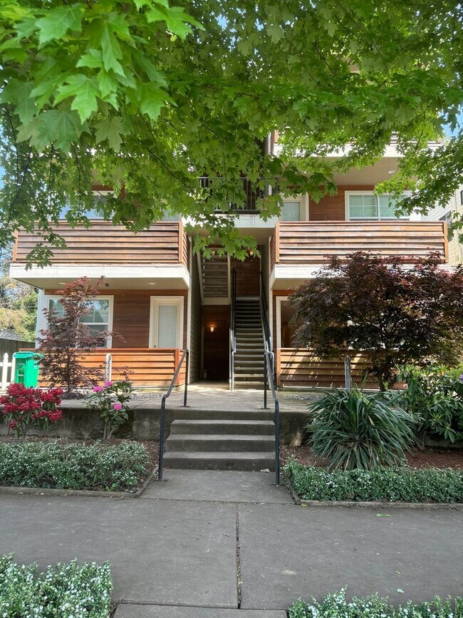 Photo - Modern Contemporary First-floor Condo located in Overlook neighborhood with Central A/C