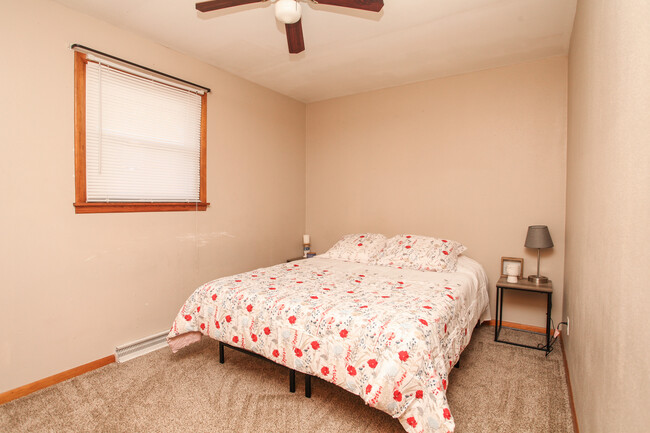 Photo - 1024 N Jefferson St Townhome