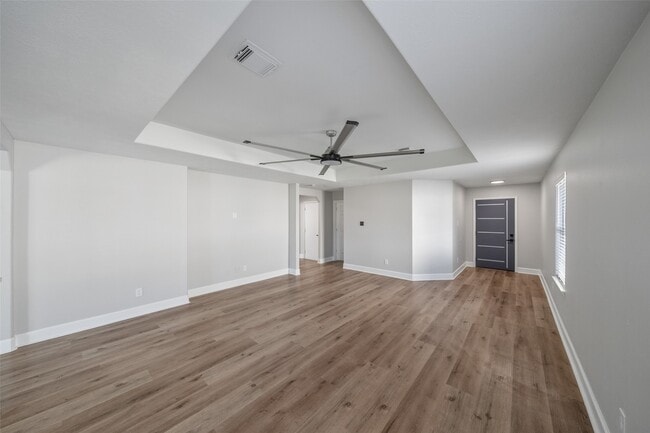 Photo - 1111 Kingbriar Cir