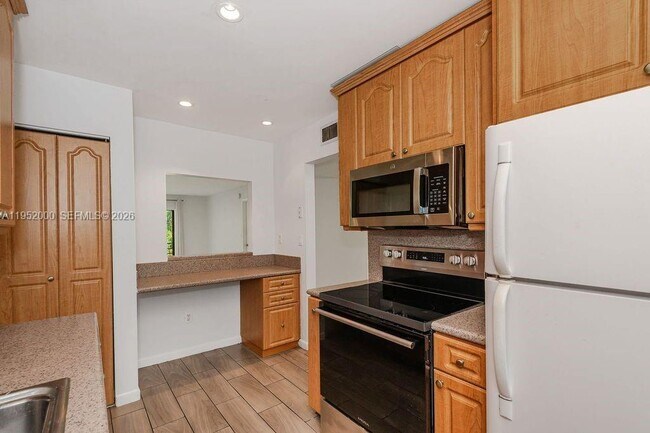 Photo - 4111 Stirling Rd Unidad 308