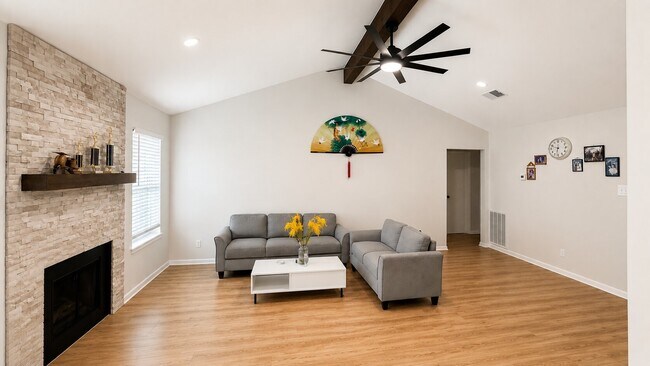 Photo - 13638 Greenridge Dr