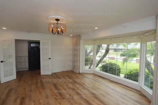 Photo - 829 N Elmwood St
