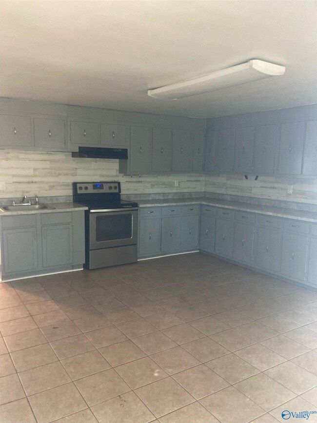 Photo - 1020 Fairway Dr NW