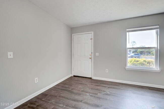 Photo - 3720 Burnham Way