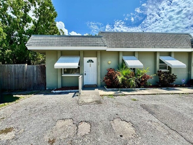 Building Photo - 865 Trotter Rd