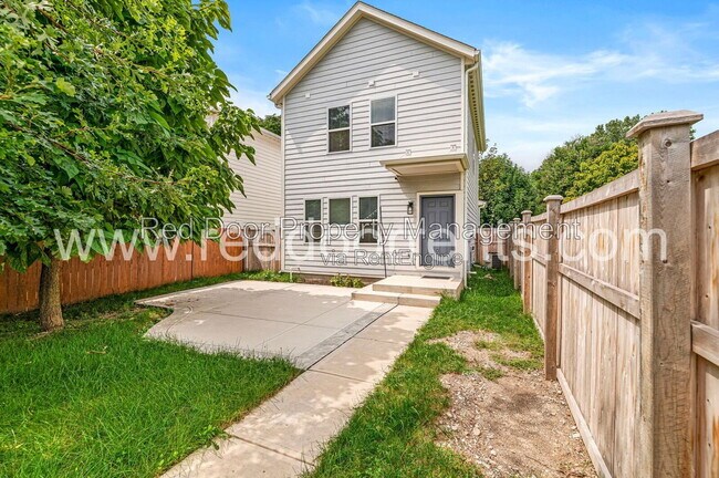 Photo - 1639 Sheldon St