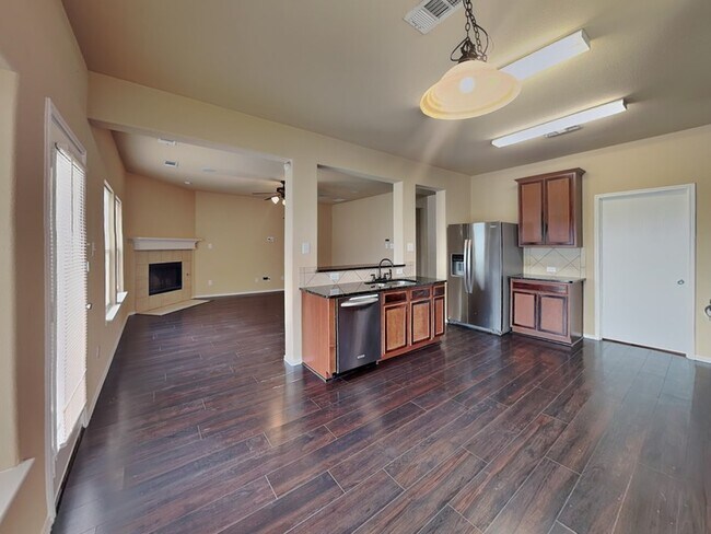 Photo - 629 Saddleway Dr