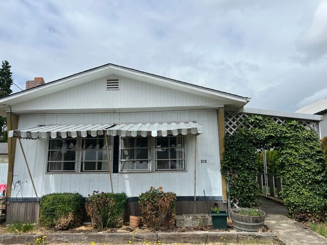 Building Photo - Woodson St, Amity Unit 212