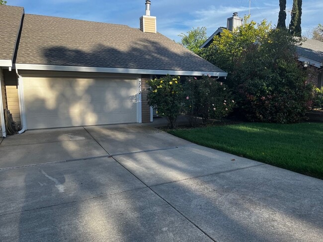 Building Photo - Newly Renovated 2 Bedroom, 2 Bathroom 1050 Sqft. 1/2 Plex Orangevale Home for Lease.