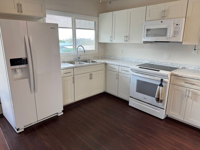 Photo - Hawaii Kai, Upstairs duplex, small 3 bedroom, 1 bath newly renovated duplex unit, No pets