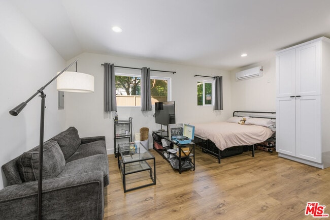 Building Photo - 11682 Hatteras St