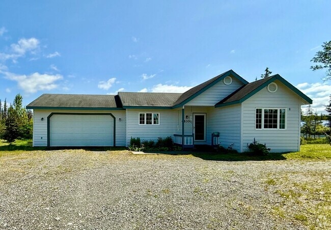 Building Photo - Charming Fully Furnished 2-Bedroom Home