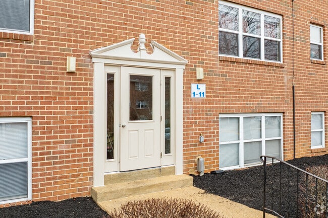 Entrance - Georgetown Manor Apartments