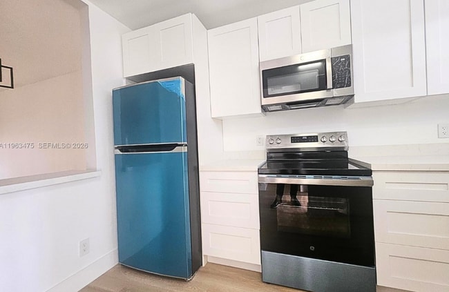 Photo - 333 NW 17th Ct