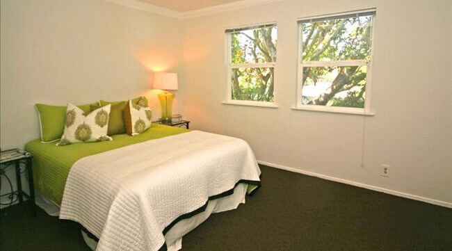 Photo - 2210 Curtis St Unit B