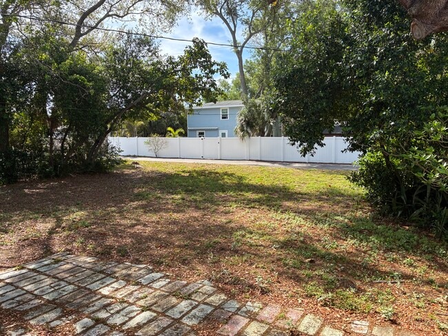 Backyard/ 1.5 lots - 423 Wildwood Way