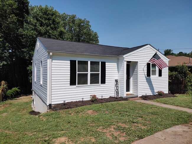 Building Photo - 138 S Gordon Dr Rental