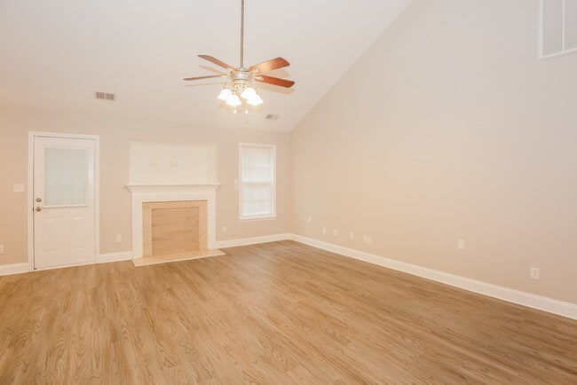 Photo - 408 Fawnbrook Ln