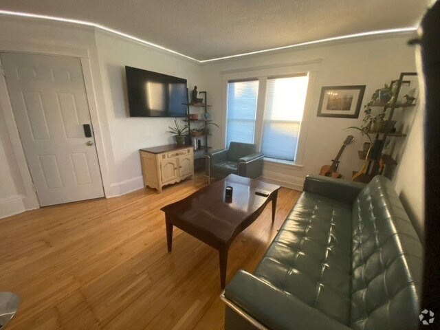 Building Photo - 2621 Colfax Ave S Unit 2 Rental