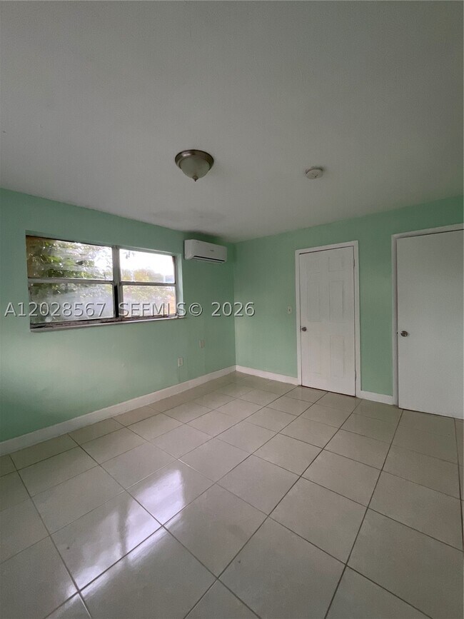 Photo - 736 NW 42nd St Unit 2
