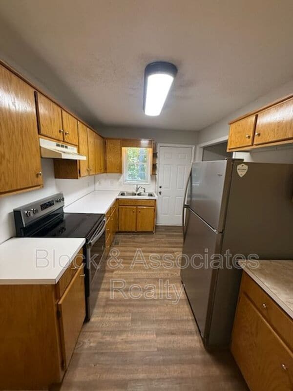 Photo - 746 Breeze Hill Rd