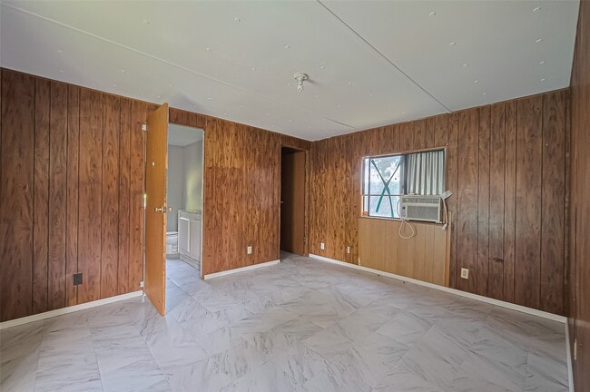 Building Photo - 914 Davis St Rental