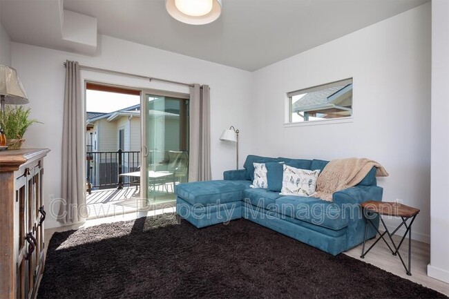 Photo - 206 Sawyer Ln