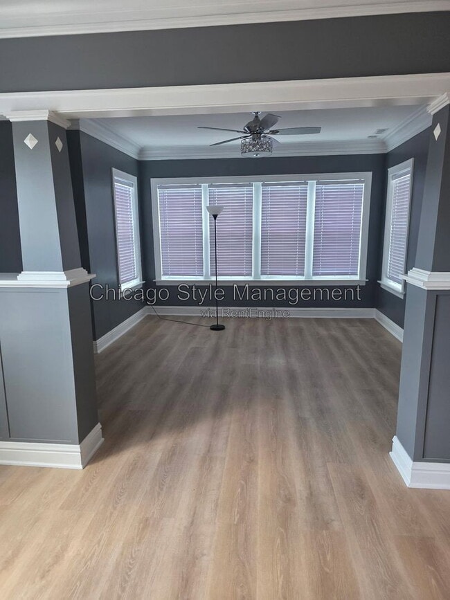 Building Photo - 9517 S Escanaba Ave Unit 1