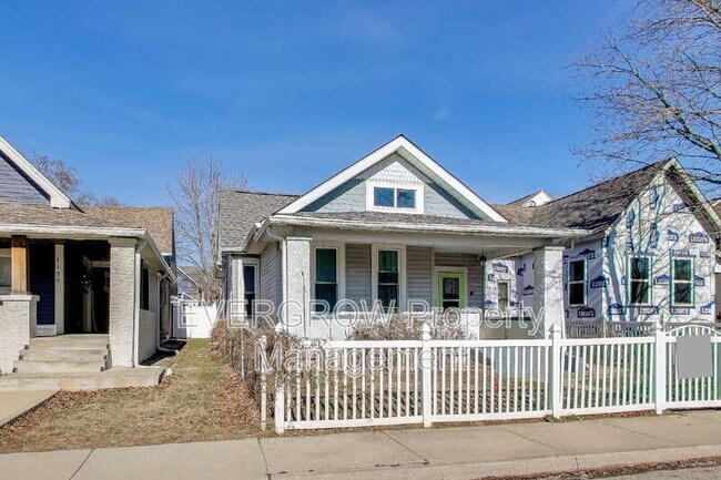 Photo - 1140 Hoyt Ave