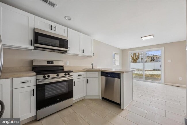 Photo - 431 Logan Ave