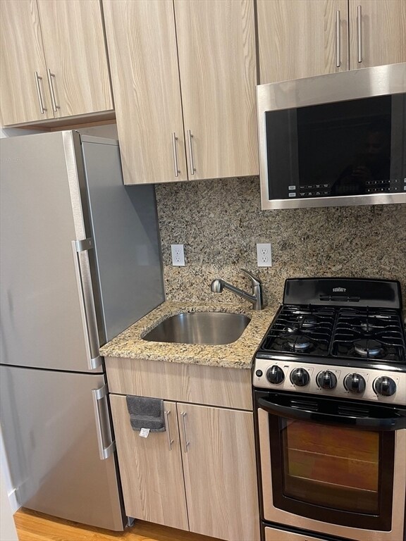 21 5th St Unit 18