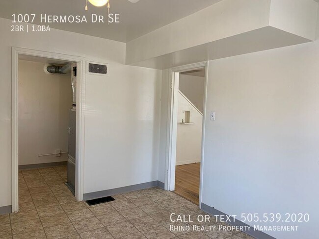 1007 Hermosa Dr SE