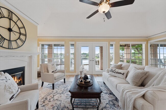 Photo - 225 Capetown Way