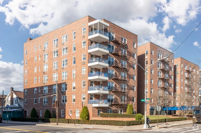 2580 Ocean Pky - 2580 Ocean Pky