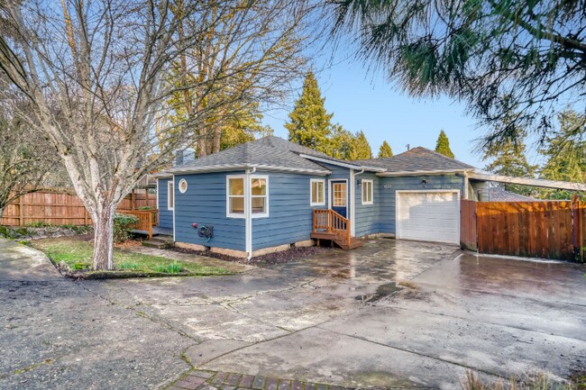 Photo - 1022 Parkway Dr NW