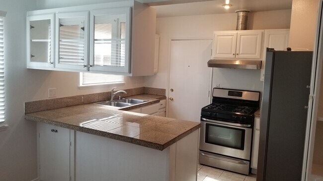 Photo - 5811 Bowcroft St Unidad 2