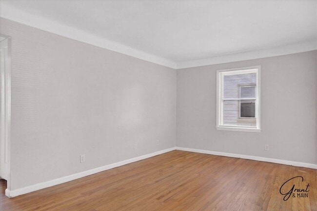 Photo - $1600 3 bedroom Redford bungalow