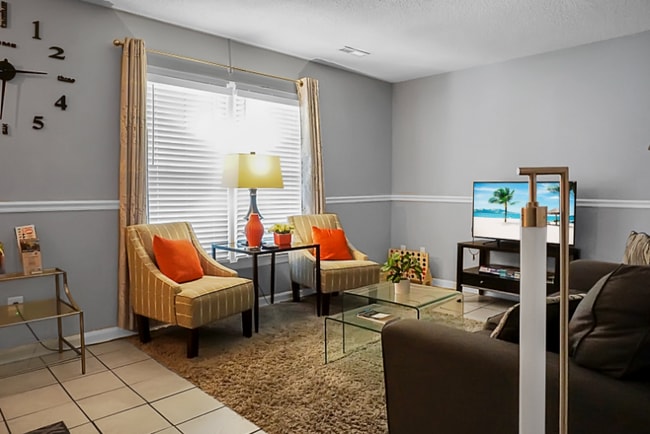 Photo - 2483 Realm St