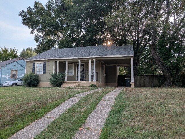 Building Photo - 1827 S Wellington St Rental