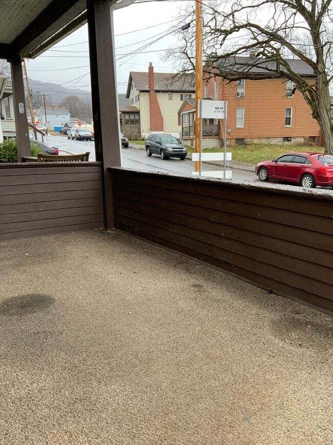 Photo - 2 Bed | 1 Bath Duplex