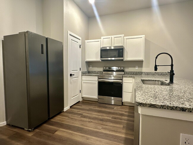 Photo - 2124 N Jayton Ave